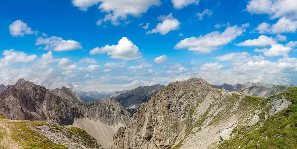 Yüksek dağ Alpleri'nde