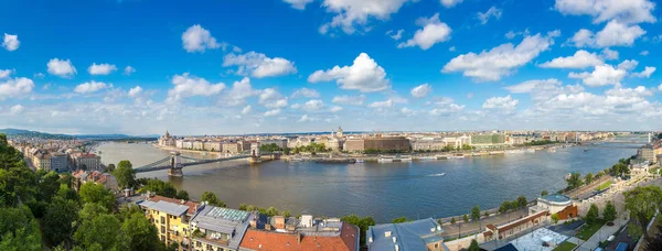Budapest en de Donau rivier — Stockfoto