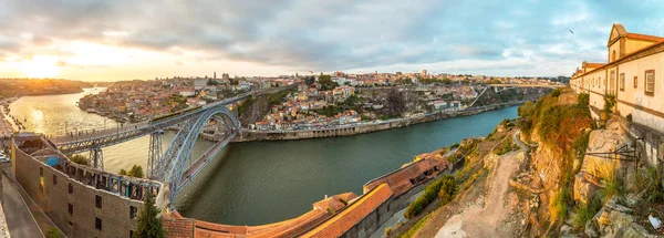 Porto 'daki Dom Luis Köprüsü