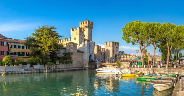 Sirmione 'deki Scaliger Kalesi
