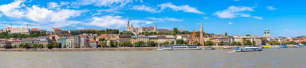 Boedapest met de rivier de Donau — Stockfoto