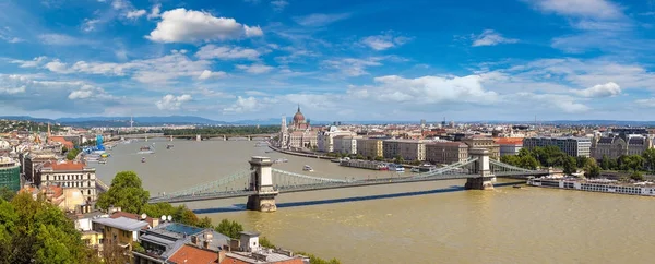 Budapest och Donau floden — Stockfoto
