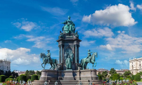 Maria Theresa statue — Stock Photo, Image