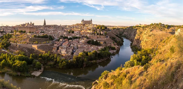 Paisagem urbana panorâmica de Toledo — Fotografia de Stock