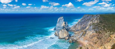 Sintra Atlas Okyanusu kıyılarında