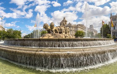 Madrid'da Cibeles Çeşmesi