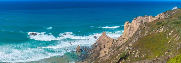 Atlantic ocean coast in Sintra — Stock Photo, Image