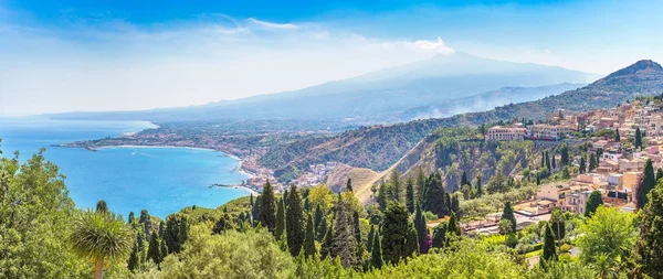 Vista de Taormina na Sicília — Fotografia de Stock