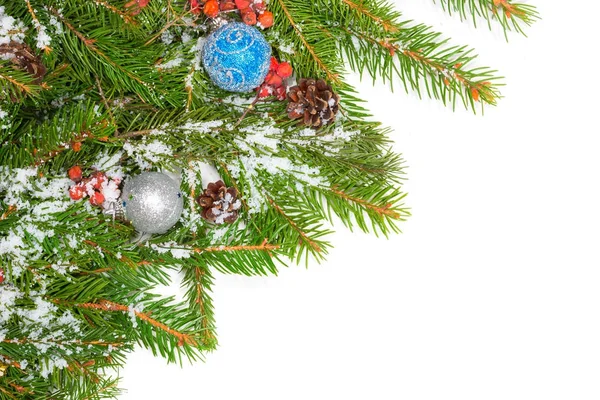 Juldekorationer med fir grenar — Stockfoto