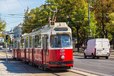 Viyana'da elektrikli tramvay
