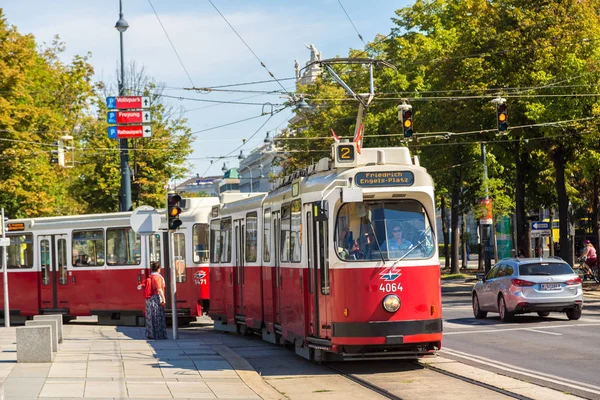 Электрический трамвай Вены — стоковое фото