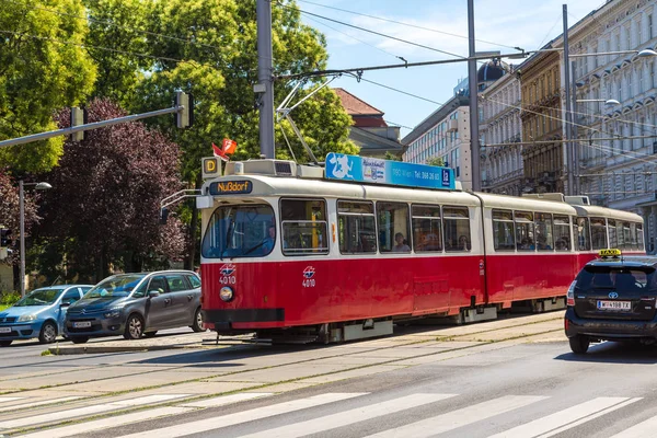 Elektrisk spårvagn i Wien — Stockfoto