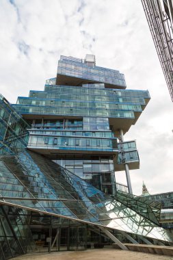 Hannover'da modern gökdelen