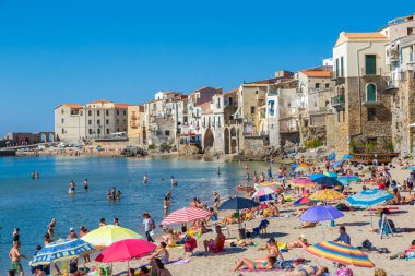 Cefalu Sicilya Sandy beach