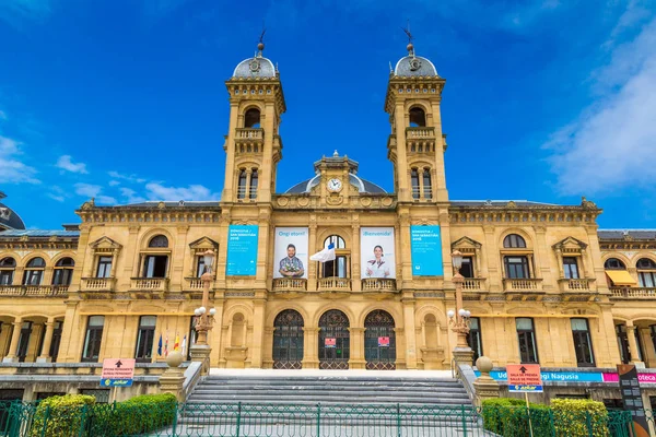 Rathaus in san sebastian — Stockfoto