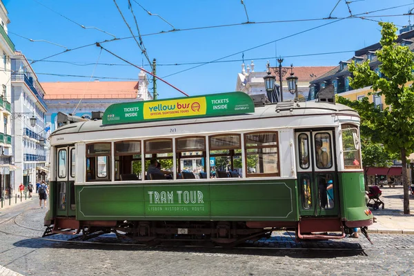 Tram vintage à Lisbonne — Photo