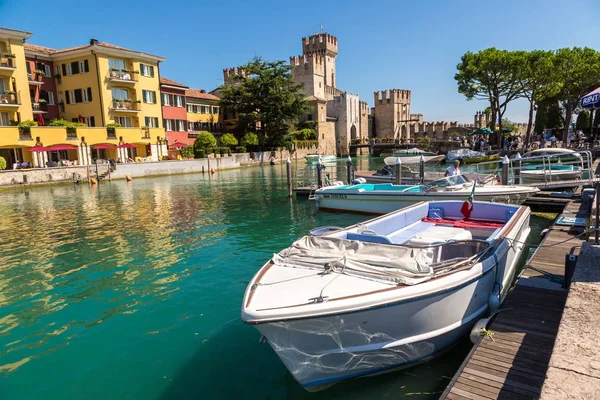 Castello Scaligero a Sirmione — Foto Stock