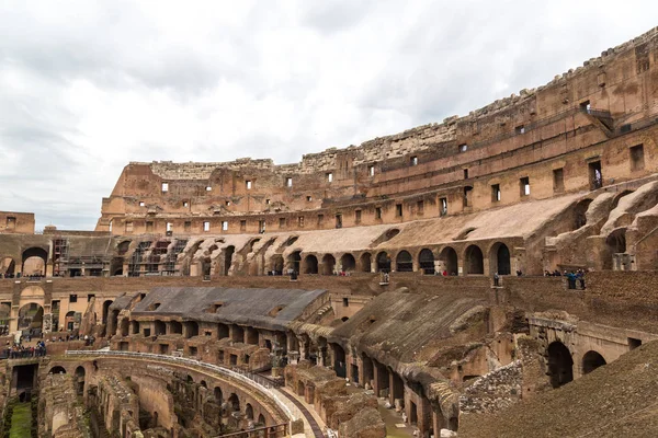 Ruínas do Coliseu em Roma — Fotografia de Stock