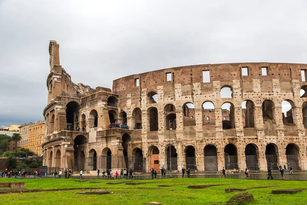 Colosseum ruins in Rome — Stock Photo, Image