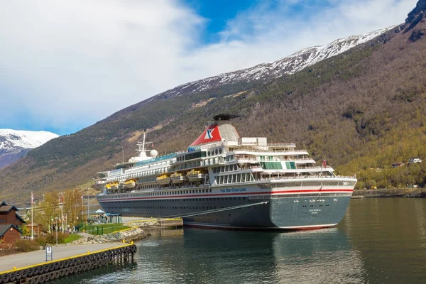 Kryssningsfartyg i Norge — Stockfoto