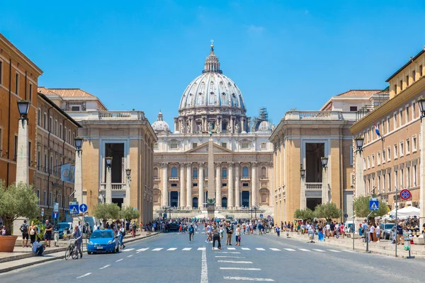 Vatican dans un jour d'été — Photo