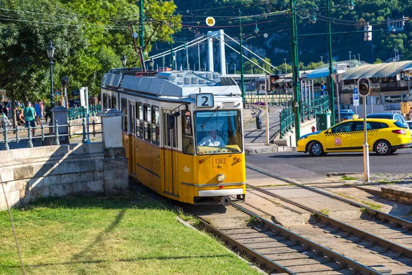 Budapeşte'Retro tramvay — Stok fotoğraf