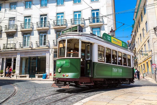 Tram vintage a Lisbona — Foto Stock