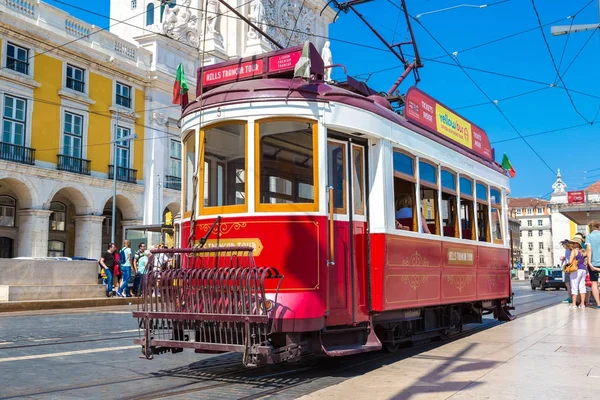 Lizbon Vintage tramvay — Stok fotoğraf