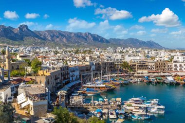 Girne, Kuzey Kıbrıs'ta limanda