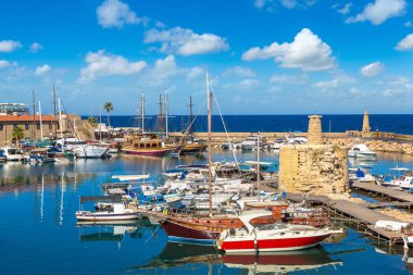 Girne, Kuzey Kıbrıs'ta limanda