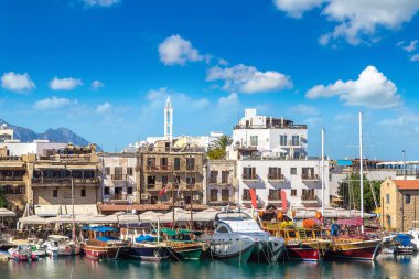 Girne, Kuzey Kıbrıs'ta limanda