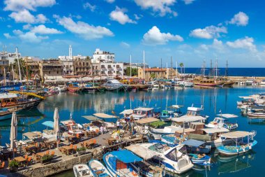 Girne, Kuzey Kıbrıs'ta limanda