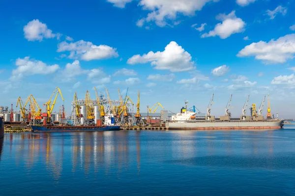 Porto container cargo terminal a Odessa — Foto Stock