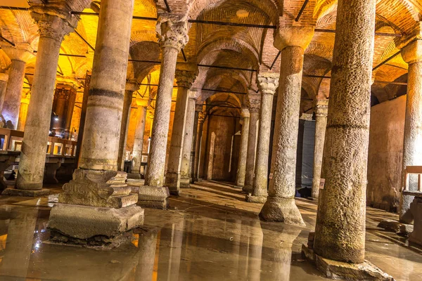 A Basílica de Cisterna em Istambul — Fotografia de Stock