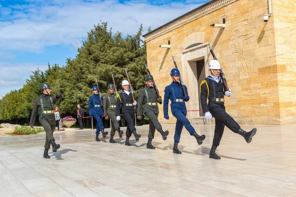 Anitkabir Ankara nöbetçi shift törenle — Stok fotoğraf