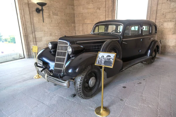 Auto v Anitkabir Ataturk — Stock fotografie