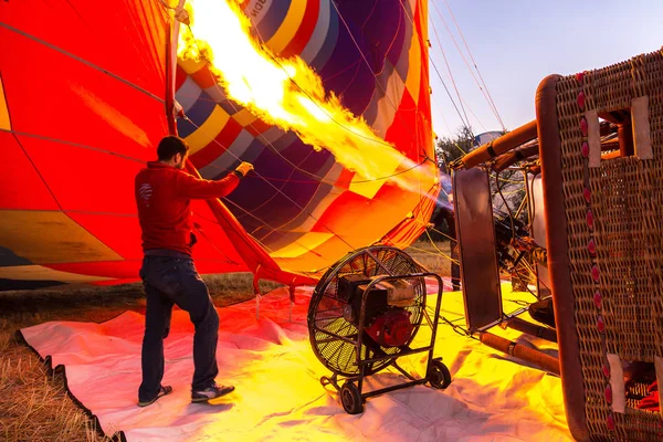 Sıcak hava balon uçuş Kapadokya — Stok fotoğraf