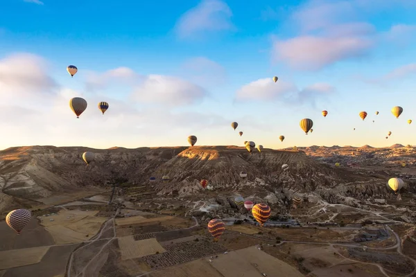 Gorące powietrze balony lot w Kapadocji — Zdjęcie stockowe