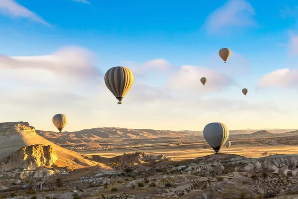 Vuelo en globo en Capadocia — Foto de Stock