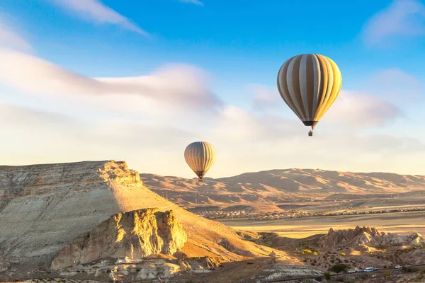 Hot air Balloons flight in Cappadocia — Stock Photo, Image