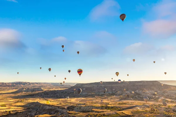 Penerbangan balon udara panas di Cappadocia — Stok Foto