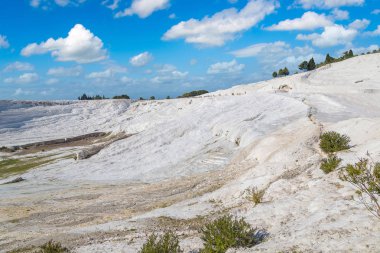 Pamukkale 'deki travertin havuzları ve terasları