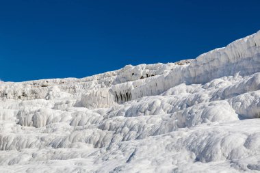 Pamukkale 'deki travertin havuzları ve terasları