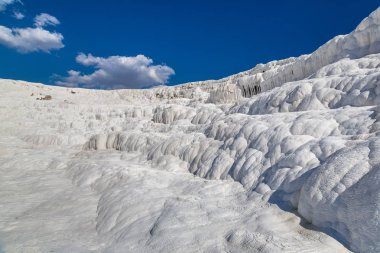 Pamukkale 'deki travertin havuzları ve terasları
