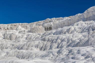 Pamukkale 'deki travertin havuzları ve terasları