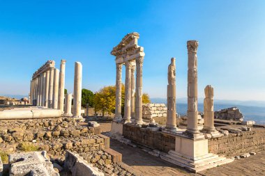 Tapınak Trajan Pergamon, Türkiye'de