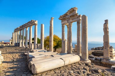 Tapınak Trajan Pergamon, Türkiye'de