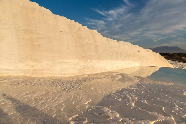 Piscinas e terraços em Pamukkale — Fotografia de Stock