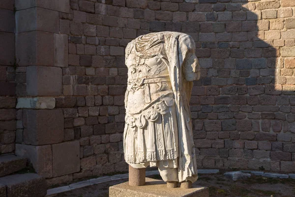 Headless statue in Pergamon, Turkey — Stock Photo, Image