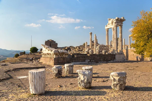 Templo de Trajano em Pérgamo, Turquia — Fotografia de Stock